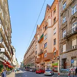 Akacfa-A13 Center 2 Bedroom Apartment