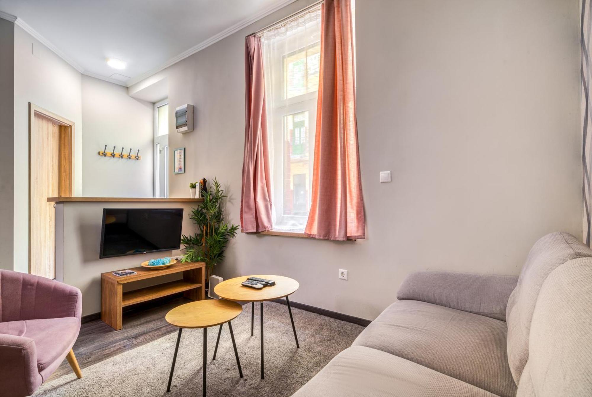 Apartment Akacfa-a13 Center 2 Bedroom Budapest