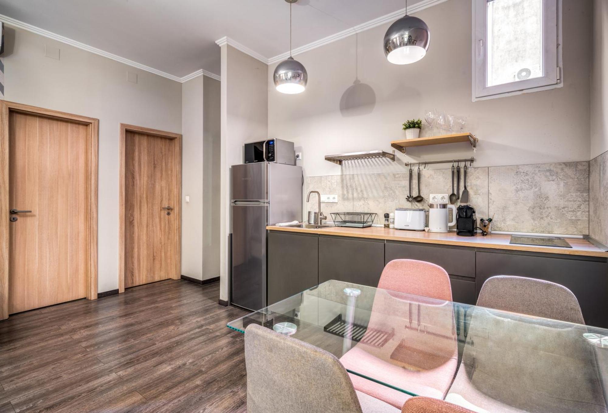 Akacfa-a13 Center 2 Bedroom Apartment