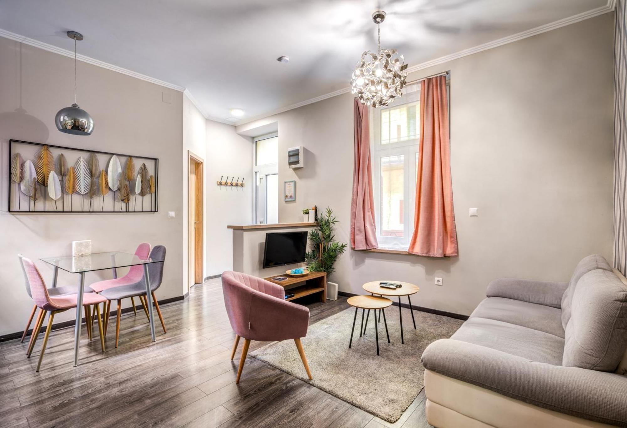 Akacfa-a13 Center 2 Bedroom Apartment Budapest