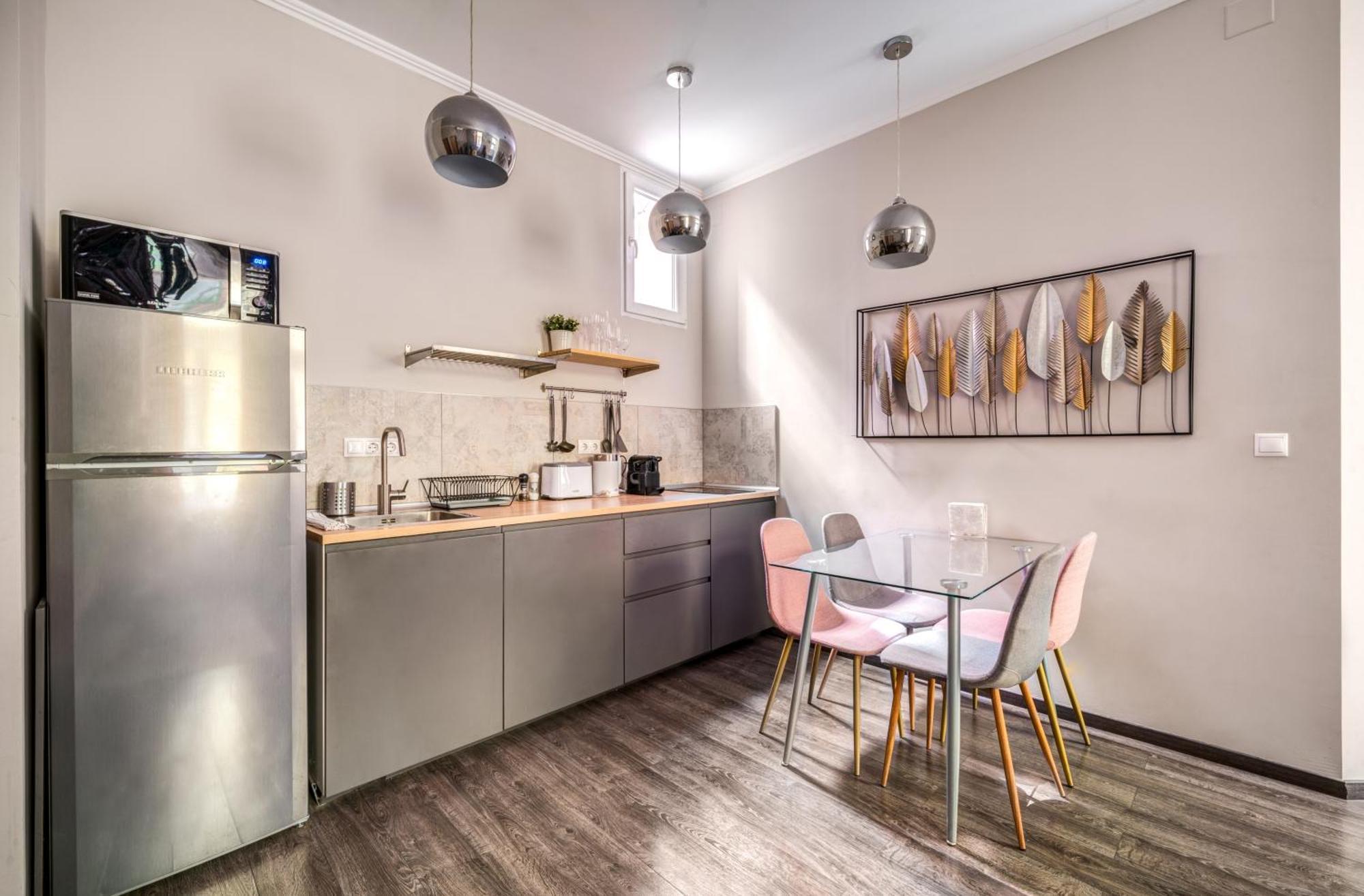 Akacfa-a13 Center 2 Bedroom Apartment *